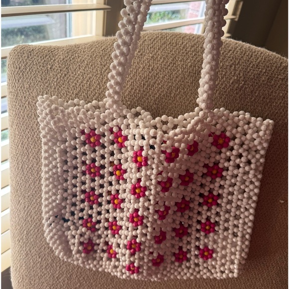 White and pink beaded purse - Picture 1 of 4